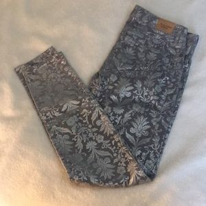 Printed gray pants